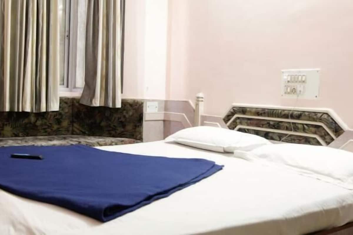 Deluxe Double Room | Soundproofing, rollaway beds, free WiFi, wheelchair access