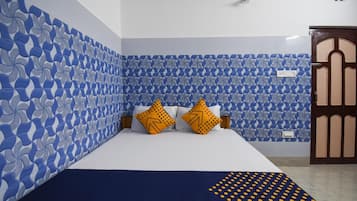 1 bedroom, premium bedding, pillowtop beds, in-room safe