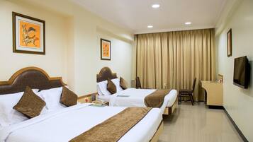 Minibar, coffres-forts dans les chambres, bureau, Wi-Fi gratuit