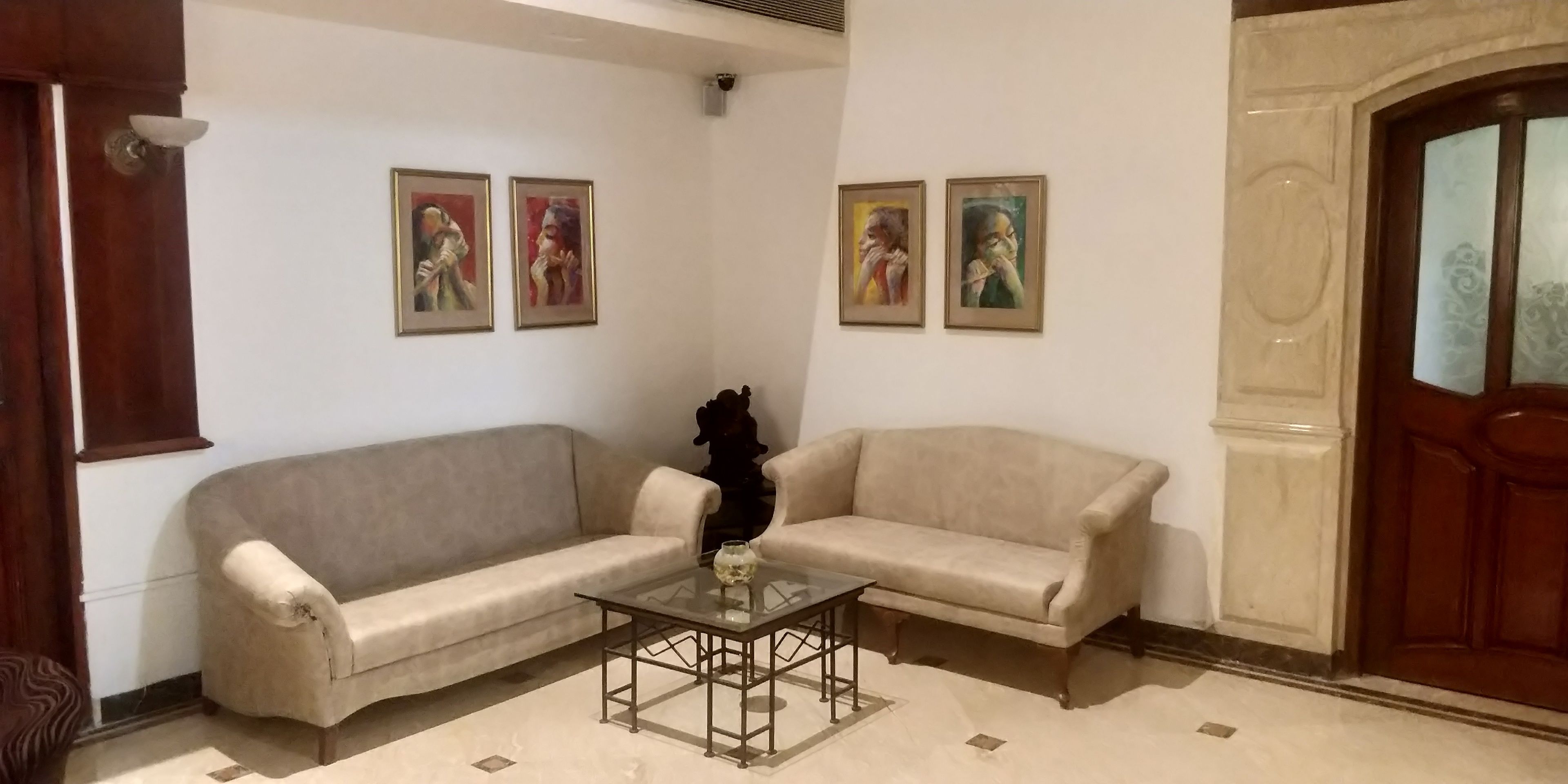 منطقة الجلوس في الردهة