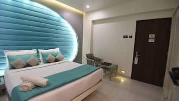 Deluxe kamer | Een bureau, een strijkplank/strijkijzer, gratis wifi, beddengoed