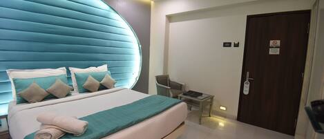 Deluxe-værelse | Skrivebord, strygejern/strygebræt, gratis Wi-Fi, sengetøj