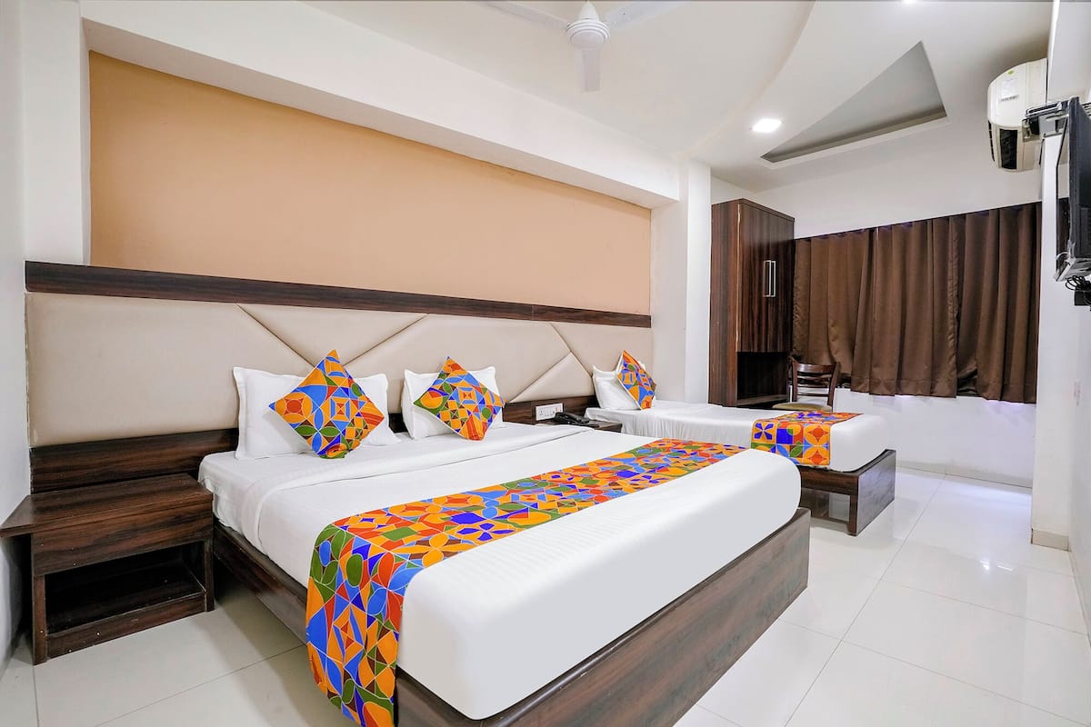 superior room, 1 double bed | in-room safe, desk, free wifi