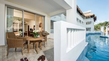Deluxe Room, Pool Access (Pool View) | 客房景观