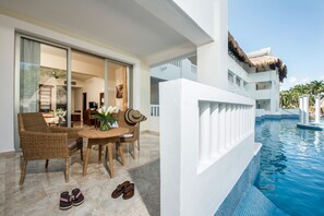 Deluxe Room, Pool Access (Pool View) | 客房景观