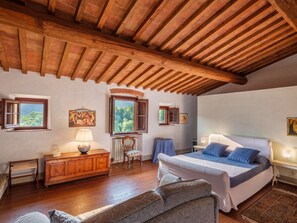 Luxury Villa | Minibar, in-room safe, individually decorated, individually furnished
