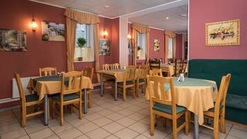 Daily continental breakfast for a fee