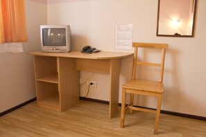 Single Room | In-room dining