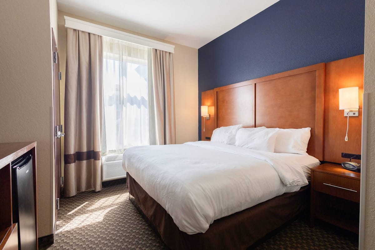 Pillow-top beds, desk, laptop workspace, iron/ironing board