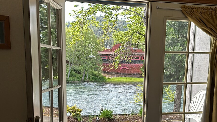 Edgewater Inn Shady Cove