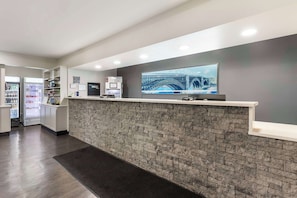 Reception - Best Western Plus MidAmerica Hotel (Mascoutah)