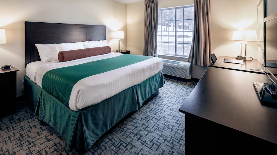 Cobblestone Inn & Suites - Durand