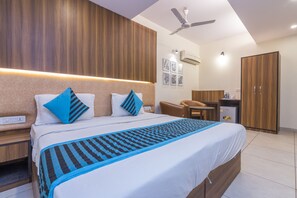 Phòng Executive, 1 giường đôi | Bộ đồ giường cao cấp, nệm Select Comfort, két bảo mật tại phòng