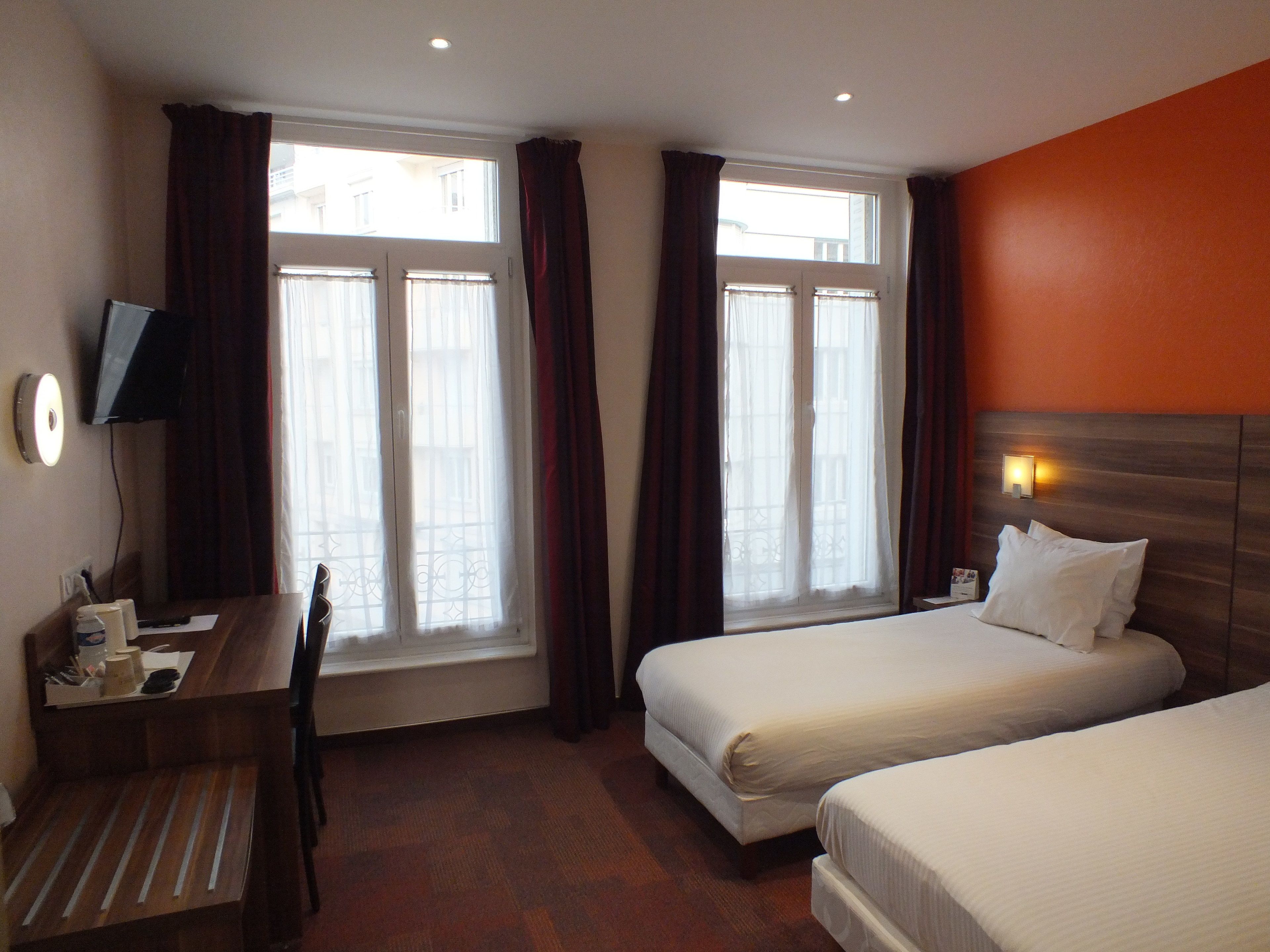 Standardzimmer, 2 Einzelbetten, Nichtraucher | Schreibtisch, schallisolierte Zimmer, Bettwäsche