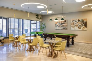 Billiards - Sadot Hotel Ben Gurion Airport - an Atlas Boutique Hotel (Be'er Ya'akov)