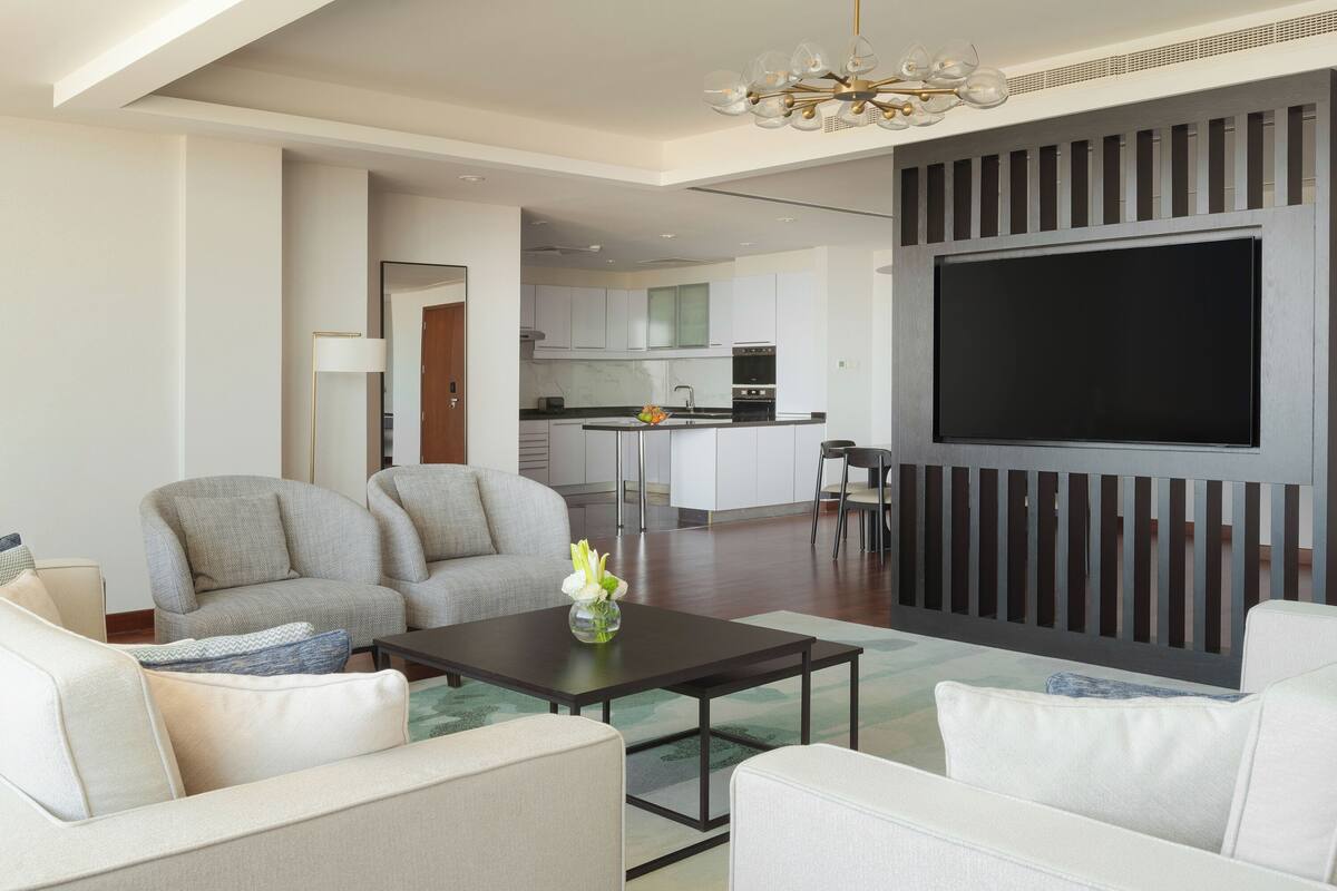 Ático, 3 habitaciones | Sábanas de algodón egipcio y ropa de cama de alta calidad