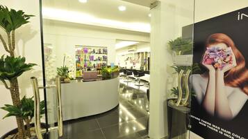 Hair salon
