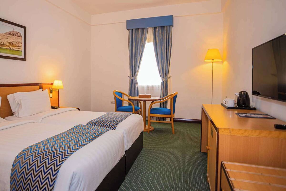 Minibar, in-room safe, desk, iron/ironing board (on request)
