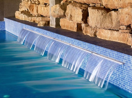 Sauna, steam room, Turkish bath, body treatments, hydrotherapy