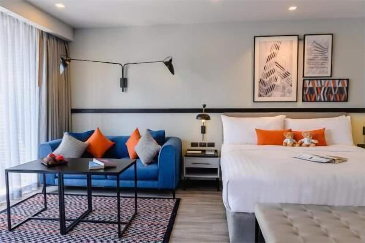 In-room safe, individually furnished, desk, iron/ironing board