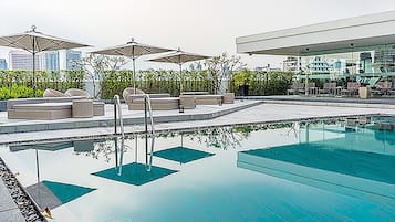 Outdoor pool, pool loungers