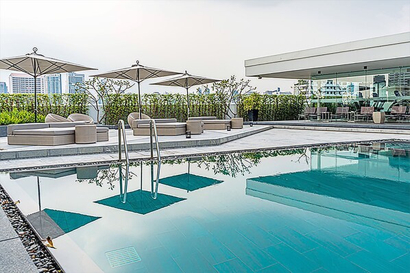 Outdoor pool, pool loungers