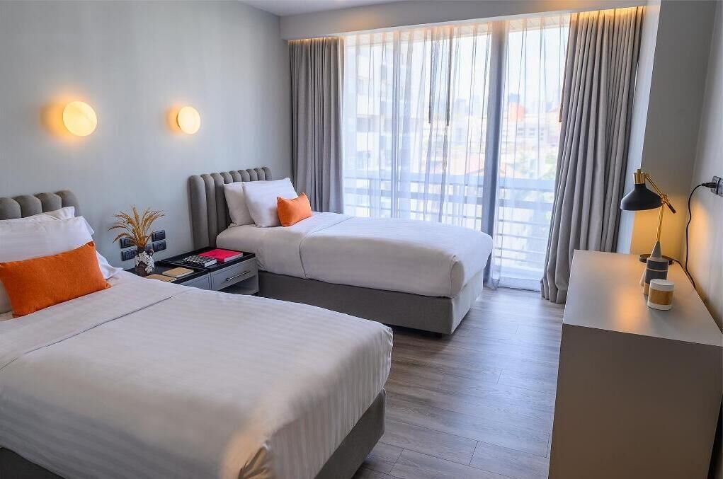 Safe på rommet, individuelt innredet, skrivebord og strykejern/-brett