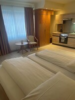 Superior-studiolejlighed | Skrivebord, mørklægningsgardiner, strygejern/strygebræt, gratis Wi-Fi