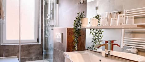 Chambre Triple | Salle de bain