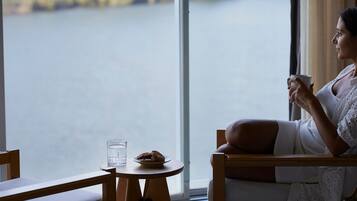 Minibar, in-room safe, desk, soundproofing