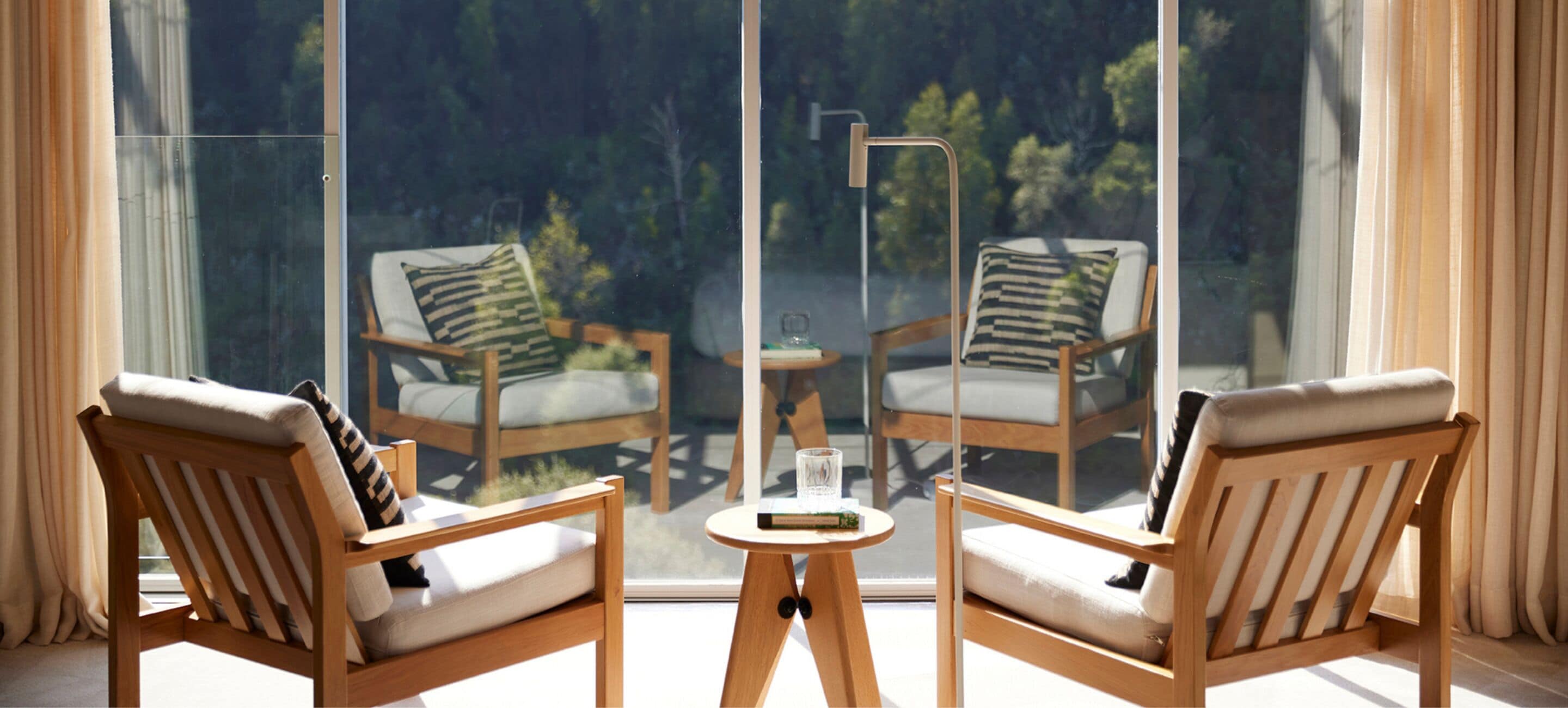 deluxe room, mountain view | 1 bedroom, minibar, in-room safe, desk