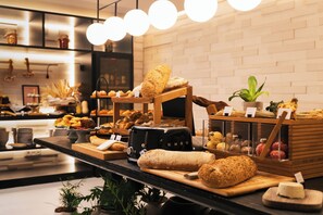 Free daily buffet breakfast - Octant Douro (Castelo de Paiva)