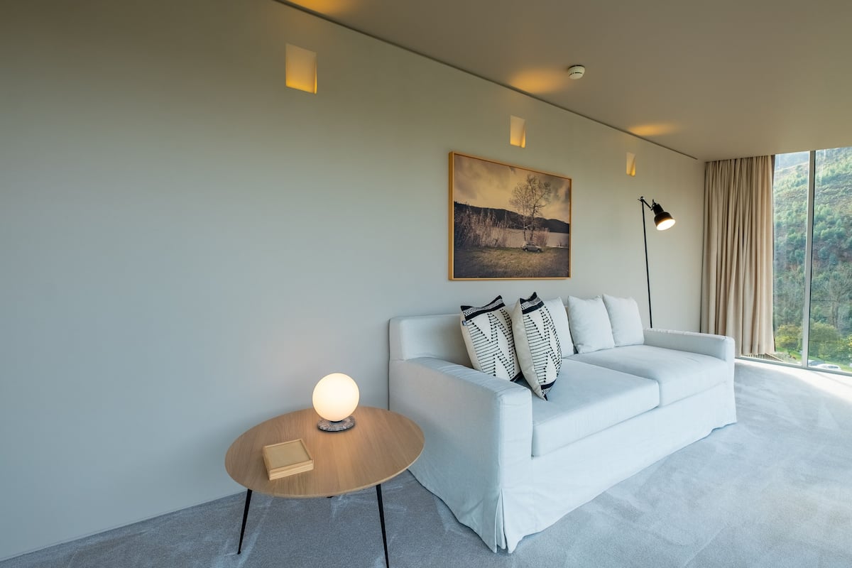 Suite (Collection, Ribeira) | 1 bedroom, minibar, in-room safe, desk