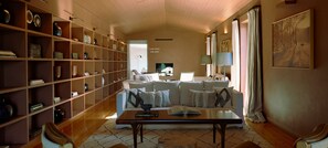Library - Octant Douro (Castelo de Paiva)
