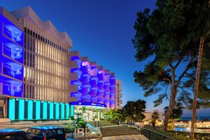 Fachada del alojamiento - Noche