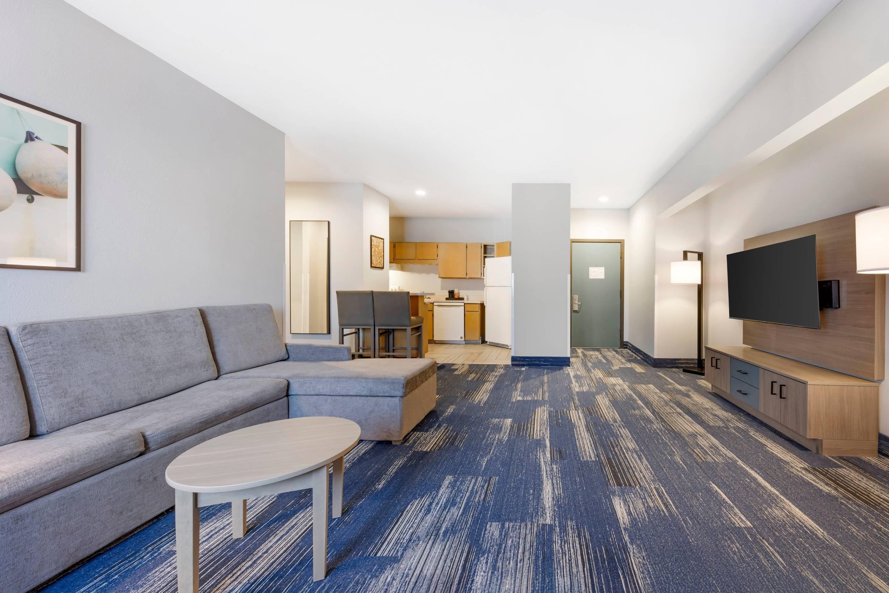 Suite, 1 kingsize-seng, ikke-røyk (Efficiency) | Skrivebord, strykejern/-brett, wi-fi (inkludert) og sengetøy