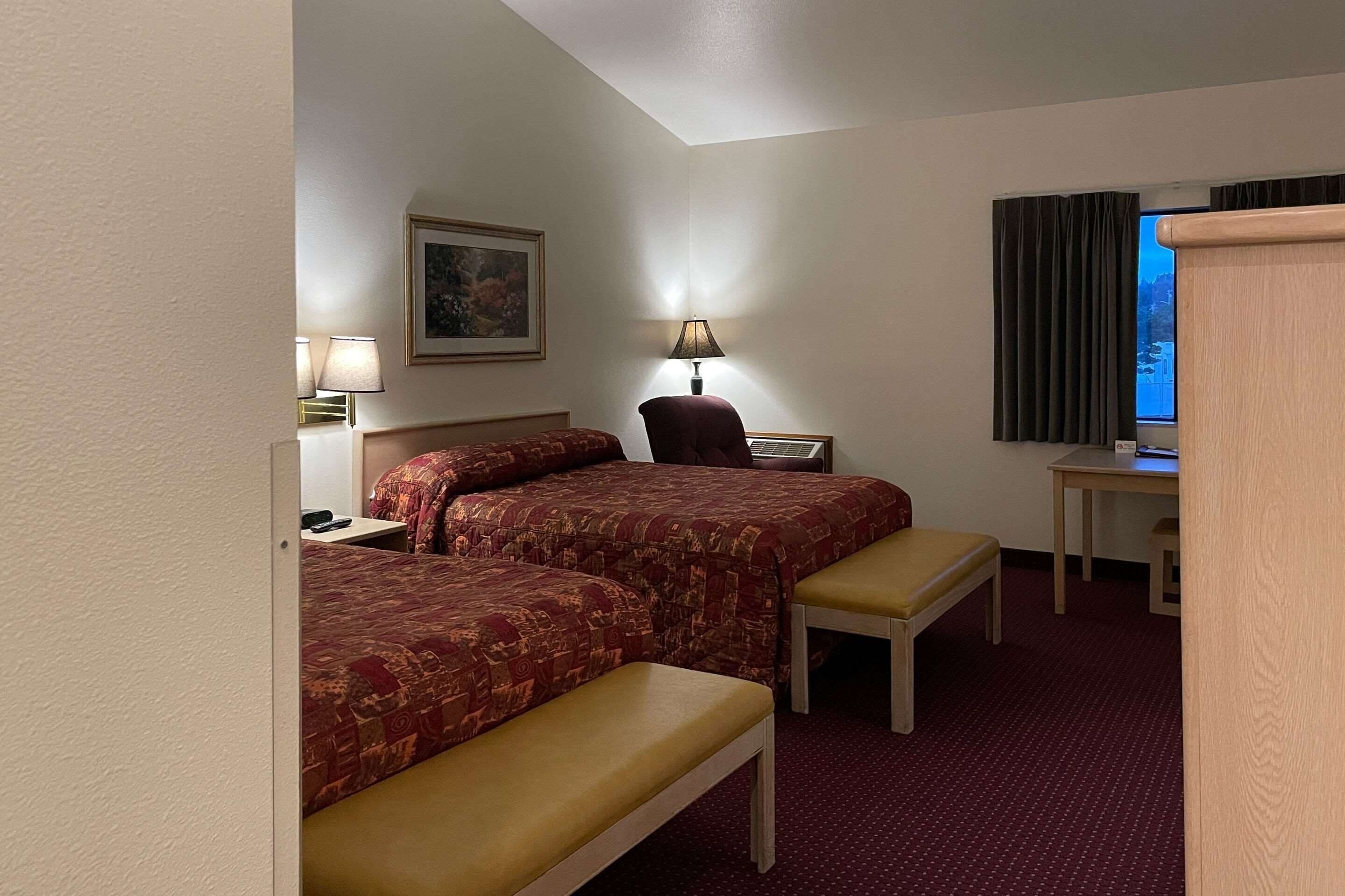 Desk, iron/ironing board, free WiFi, bed sheets