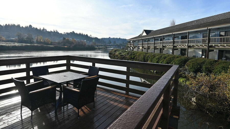 Edgewater Inn and Suites, an Ascend Collection Hotel
