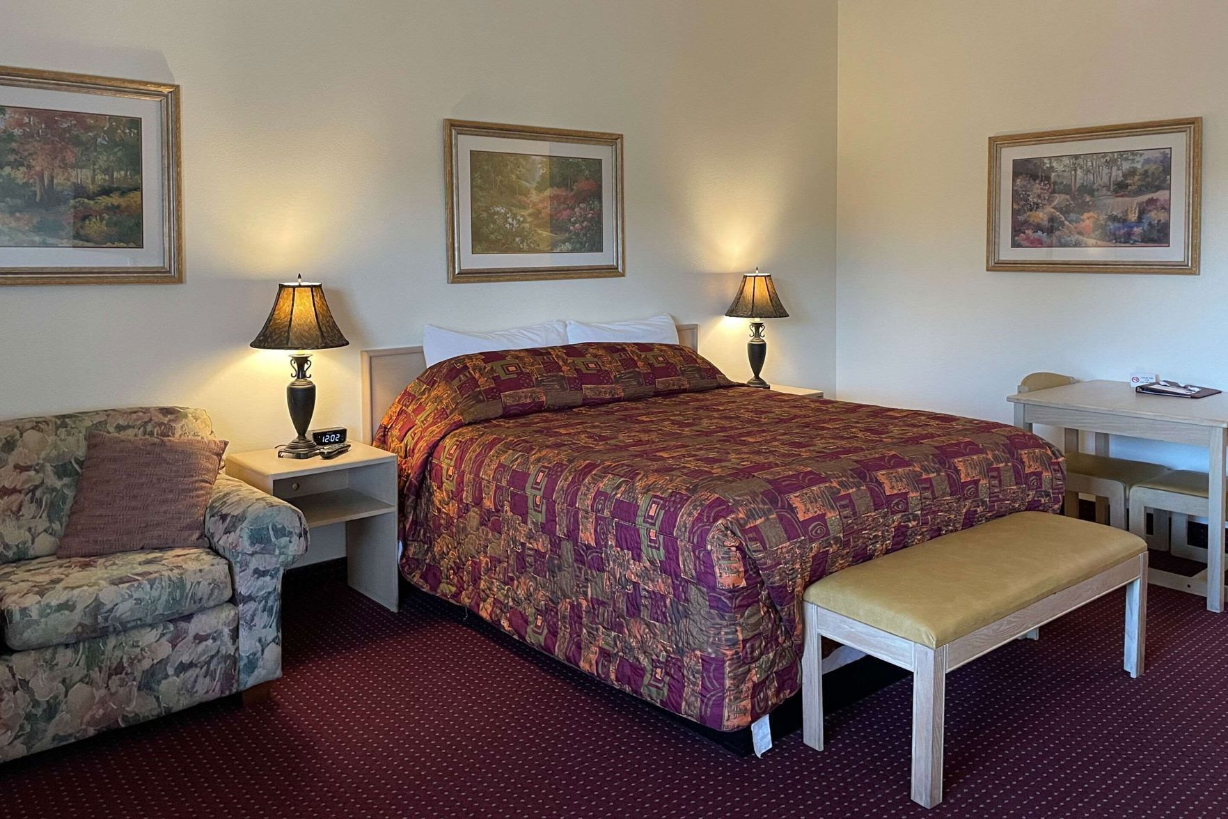 Desk, iron/ironing board, free WiFi, bed sheets