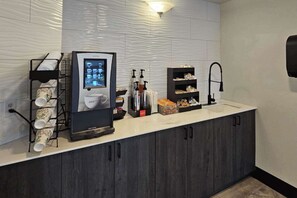 Lobby - Edgewater Inn and Suites, an Ascend Collection Hotel (Coos Bay)