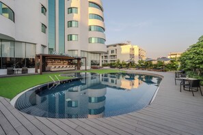Poolside bar - Happihaus Hotel Bangkok (Bangkok)