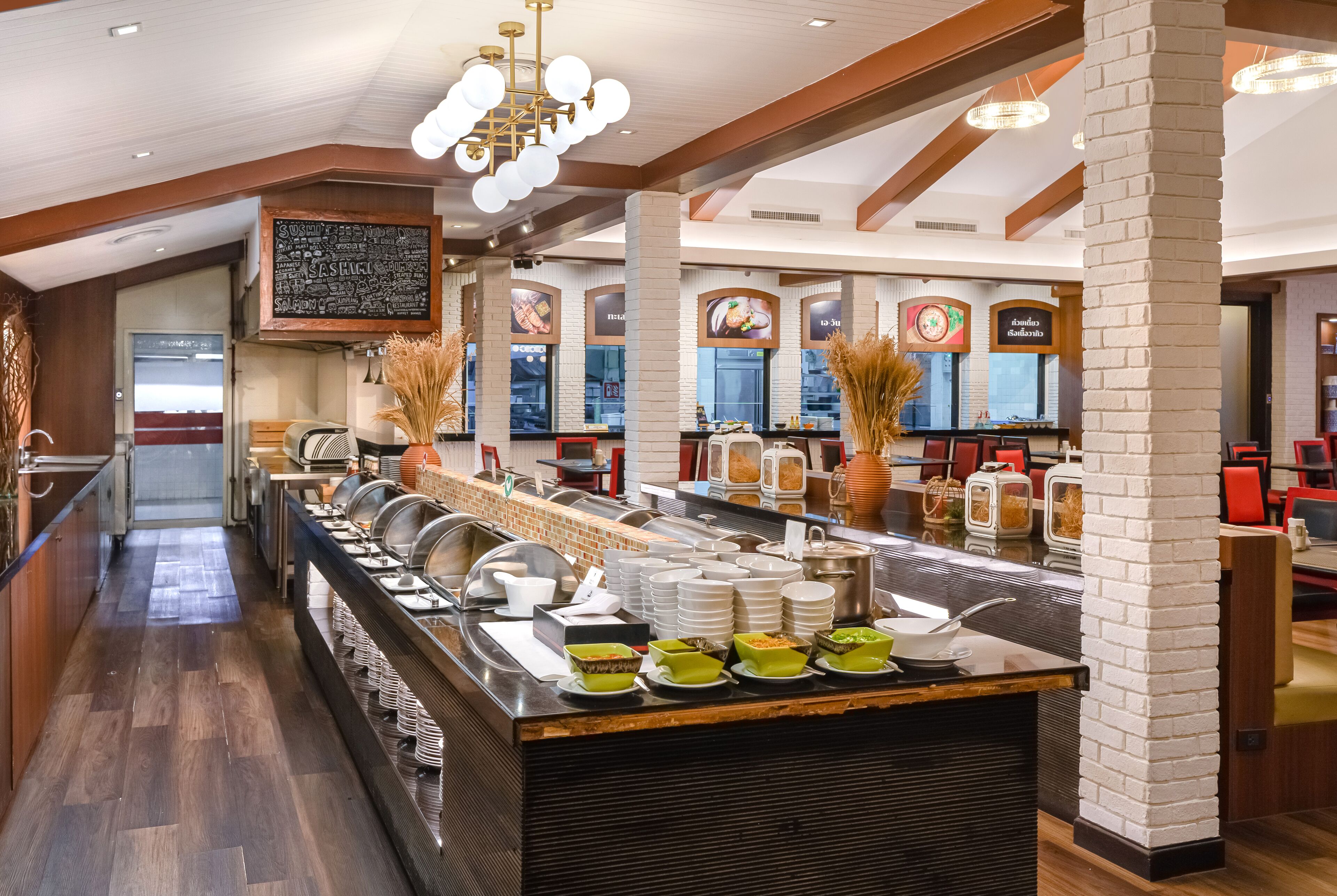 朝食 (ビュッフェ)、毎日提供 (1 名様 412 THB)