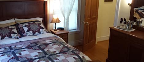 Superior Double Room, Ensuite, Garden View (Rupert Suite)