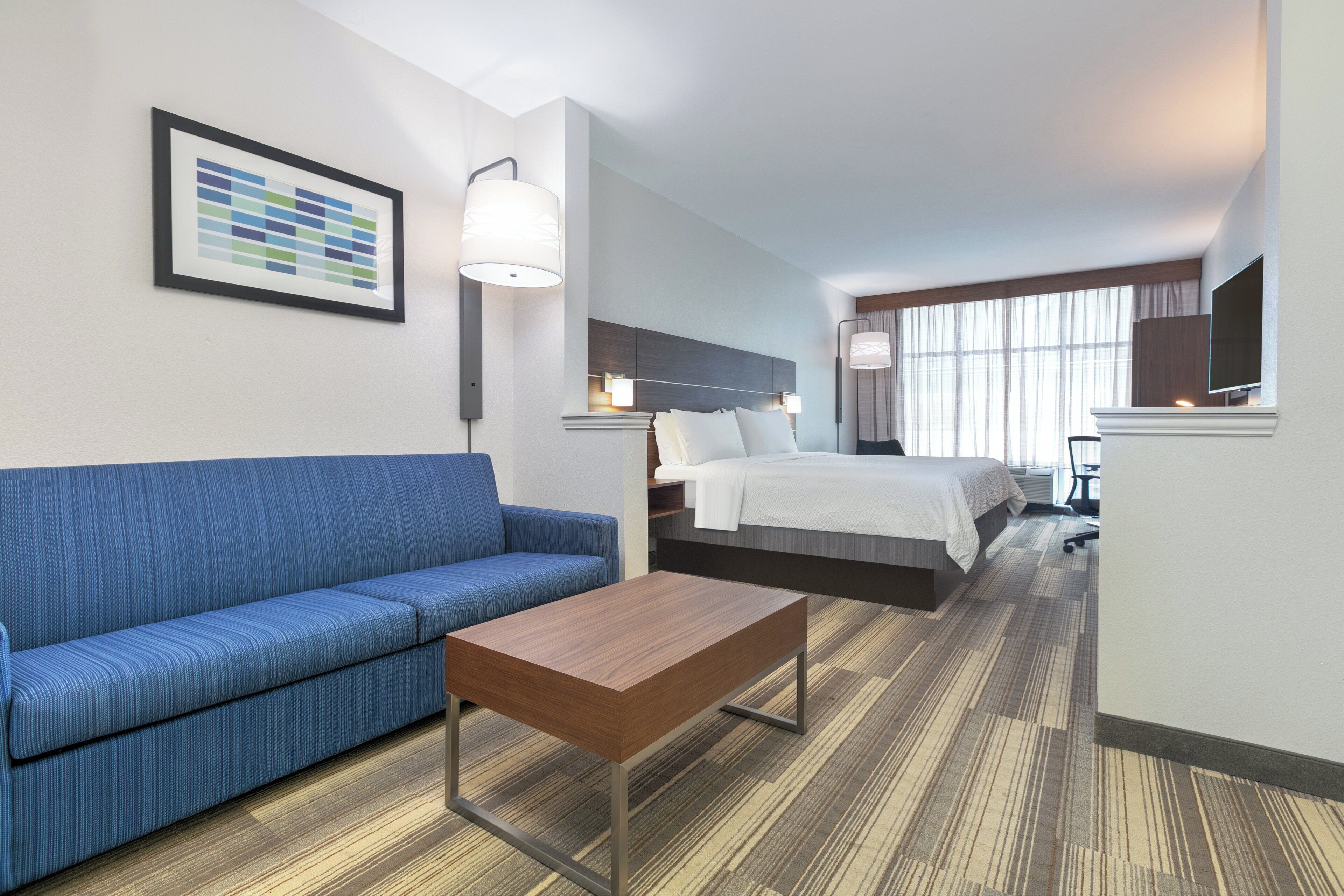 ตู้นิรภัยในห้องพัก, โต๊ะทำงาน, เ  ตารีด/โต๊ะรีดผ้า