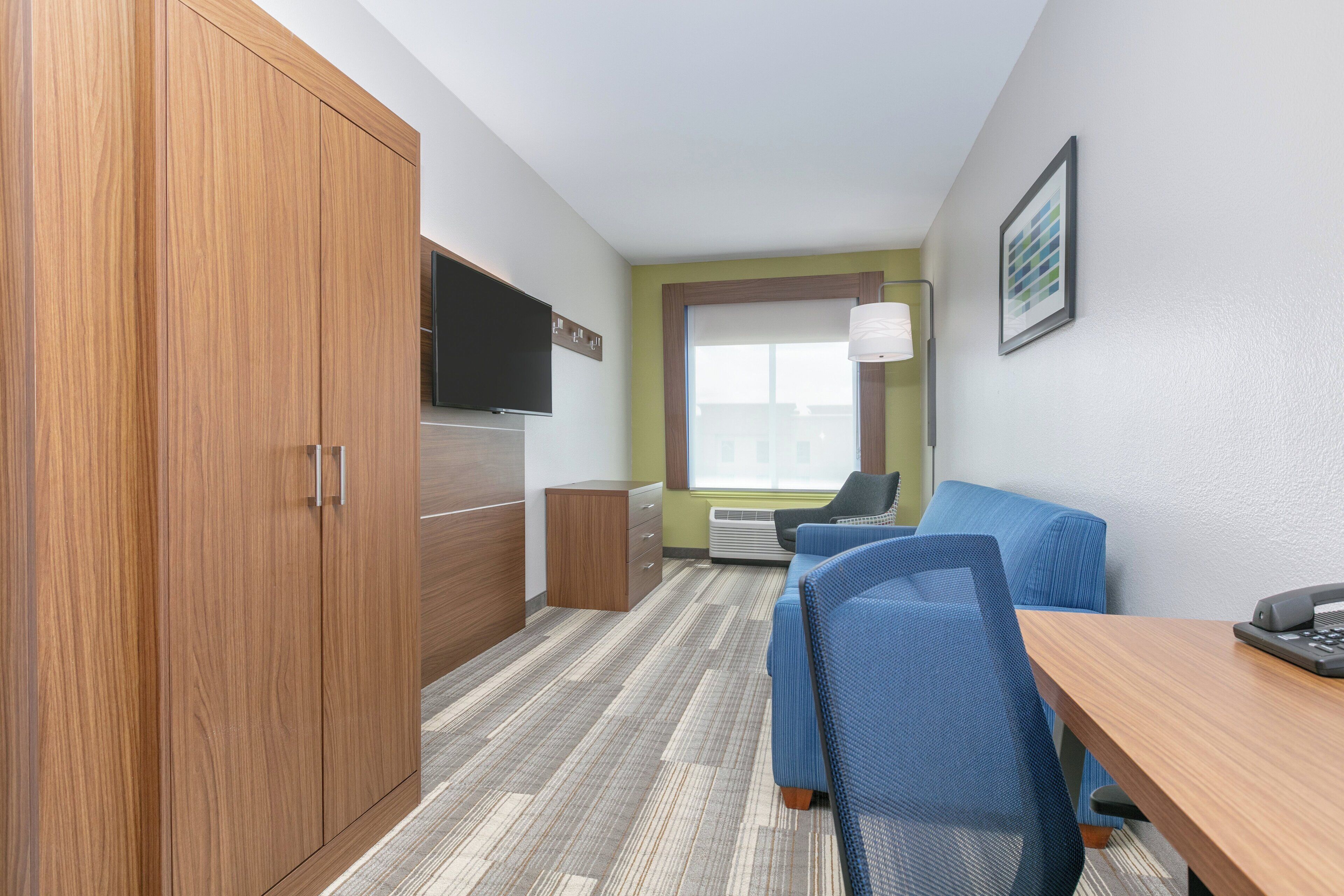 1 bedroom, in-room safe, desk, iron/ironing board