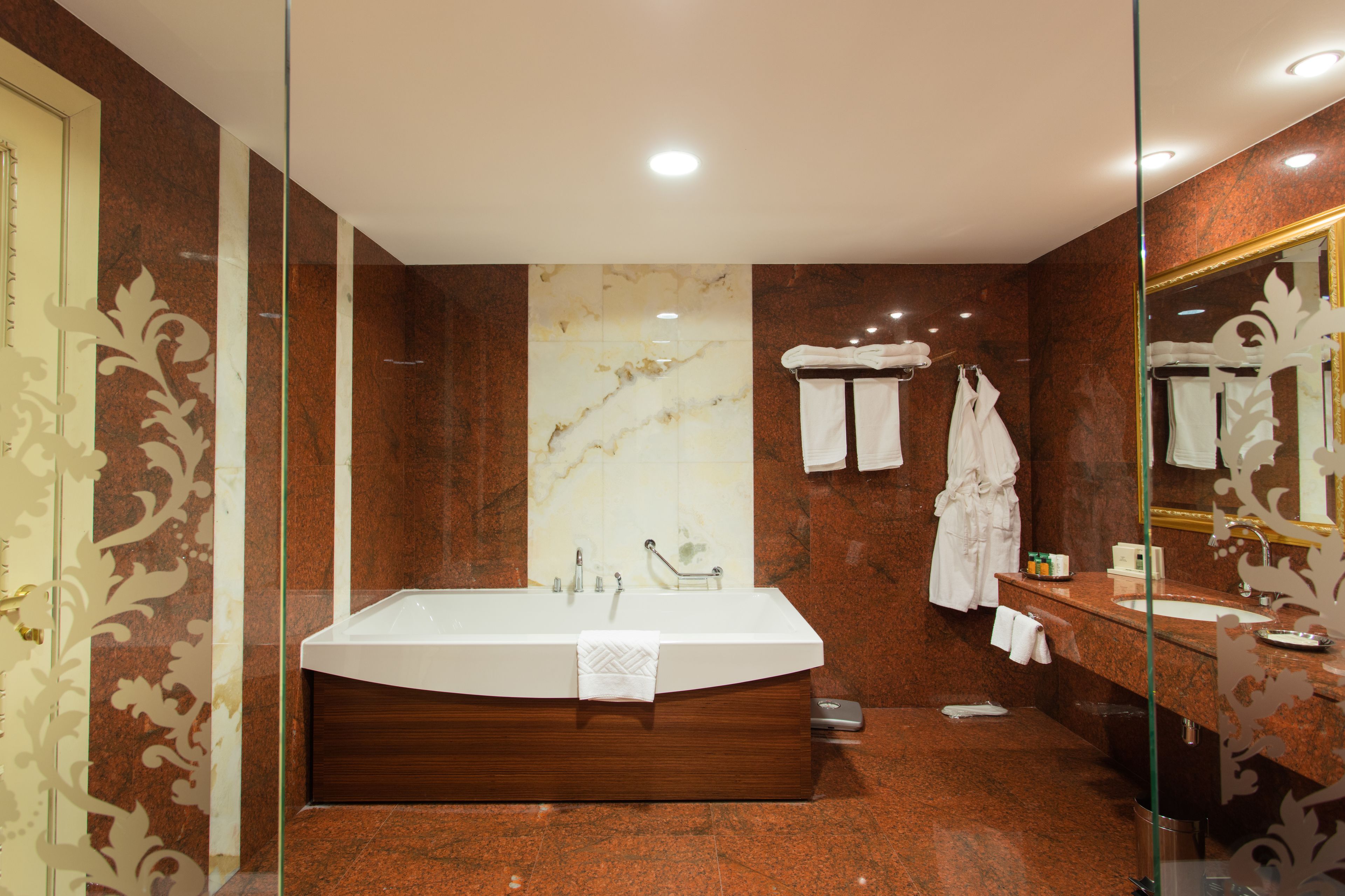 presidential suite, 1 king bed | minibar, in-room safe, soundproofing, iron/ironing board