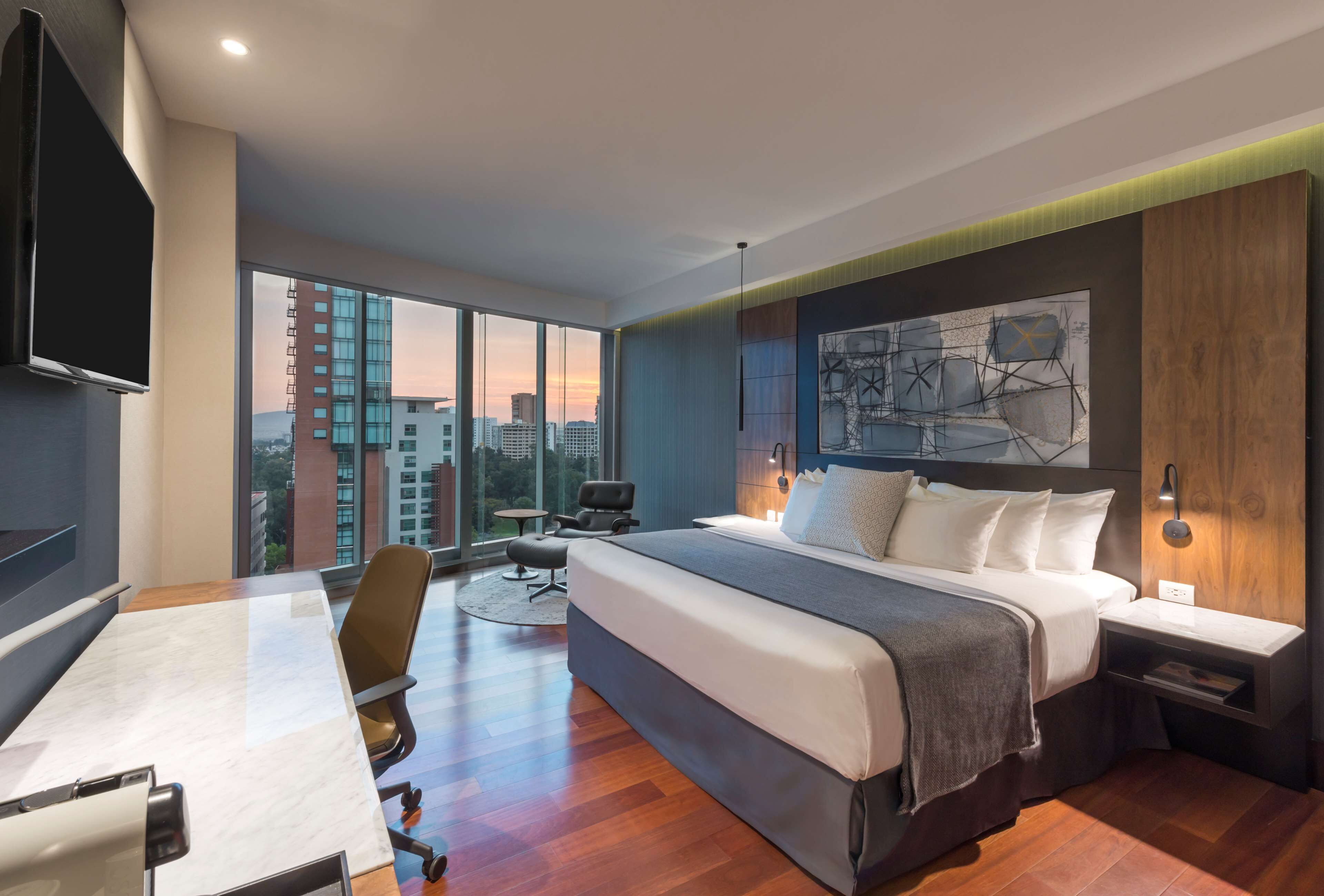 Down comforters, pillowtop beds, minibar, in-room safe