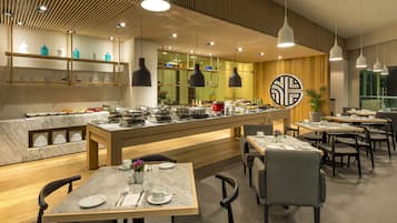 Déjeuner et dßner servis sur place