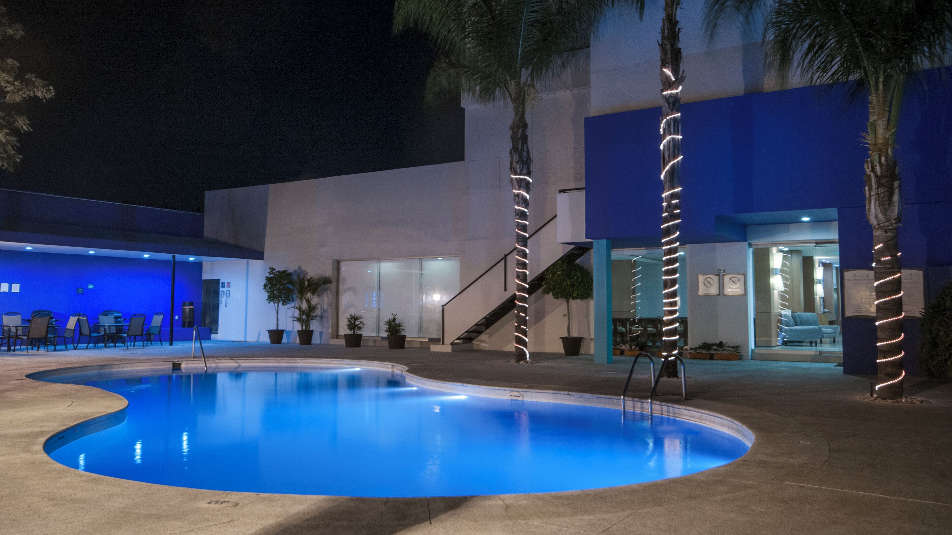 outdoor pool, pool loungers