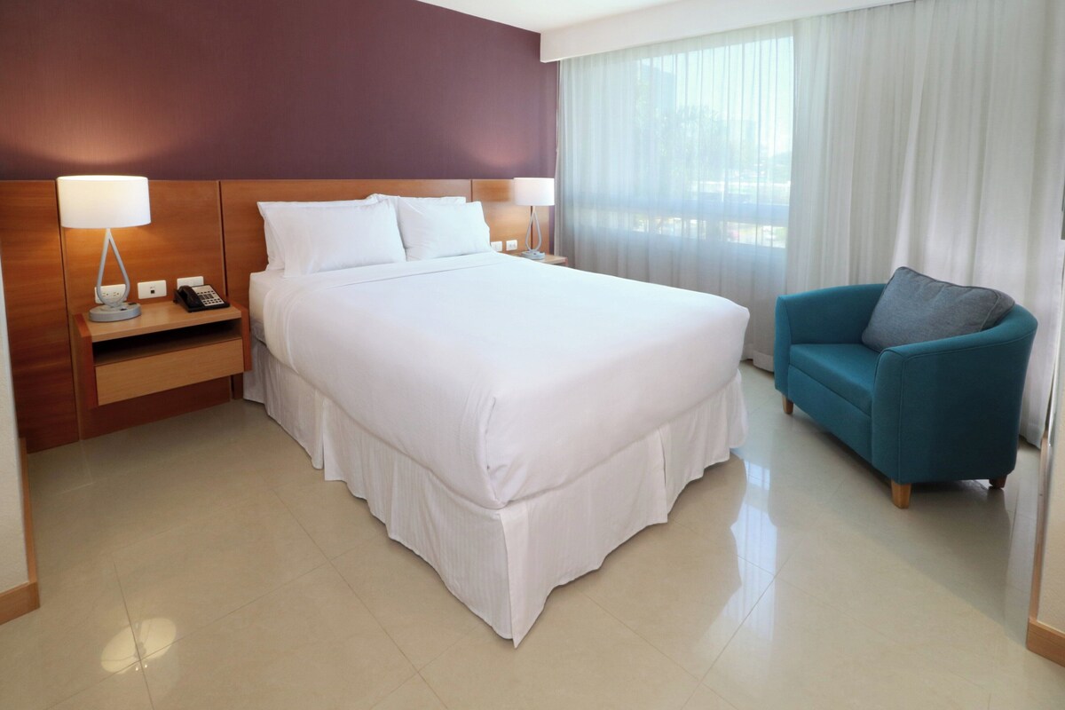 In-room safe, desk, laptop workspace, iron/ironing board